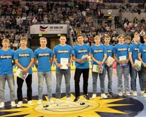 Deutschland-Cup-Sieger beim Länderspiel in Mannheim geehrt