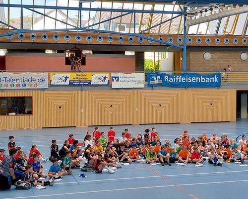 Bezirksentscheid Handballbezirk Neckar-Zollern – Talente glänzen in der Schlossparkhalle