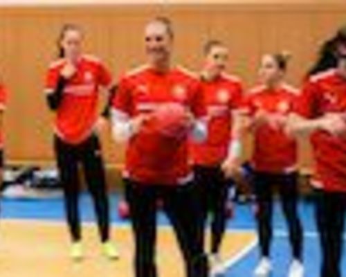 Mit 18 Spielerinnen nach Norwegen